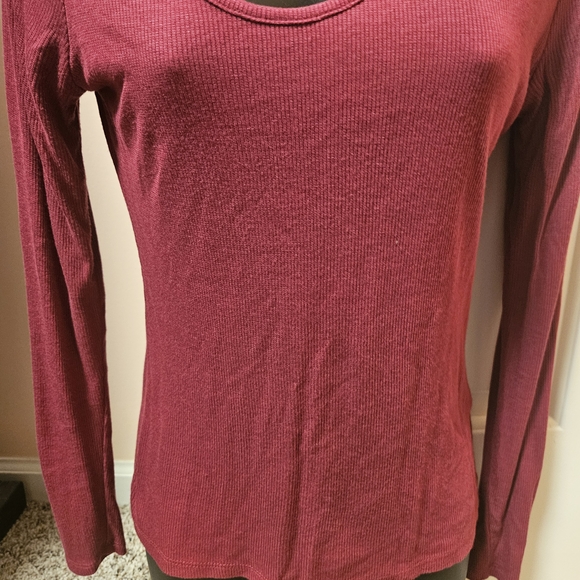 VENUS Maroon Long Sleeve Ribbed Cut-Out Top - Picture 3 of 10